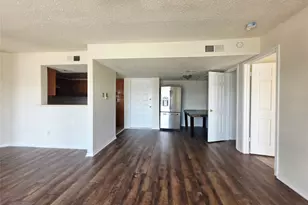 2826 S Bartell Dr, Houston, TX 77054 - Photo 7