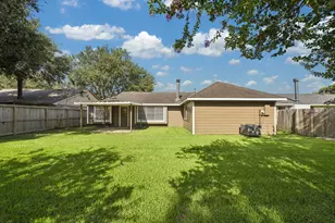 1904 Floyd Rd, League City, TX 77573 - Photo 5
