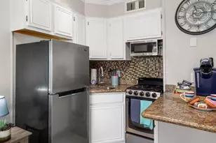 6102 Seawall Blvd, Galveston, TX 77551 - Photo 5