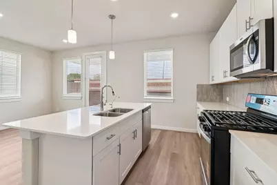 3215 Quiet Sunset Drive, Houston, TX 77080 - Photo 5
