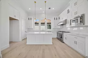 7510 Viano Ln, Houston, TX 77055 - Photo 3