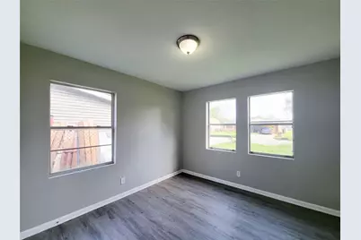 4909 Holloway Drive, Houston, TX 77048 - Photo 9