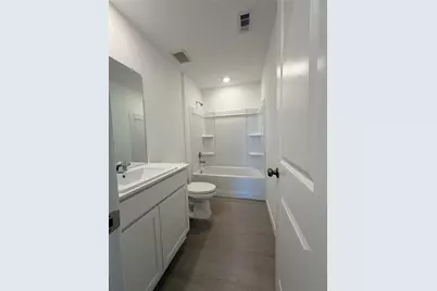 18760 Loom Dr, Conroe, TX 77306 - Photo 3