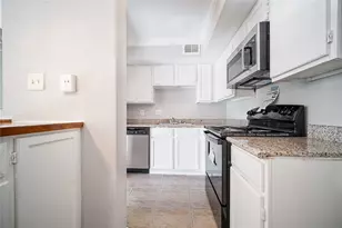 12329 Springcrest Dr, Houston, TX 77072 - Photo 5