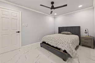 5674 Hazen St, Houston, TX 77081 - Photo 21