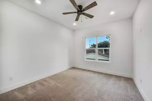 514 Melbourne St, Houston, TX 77022 - Photo 37