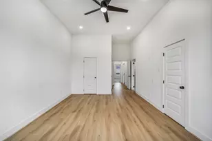 514 Melbourne St, Houston, TX 77022 - Photo 33
