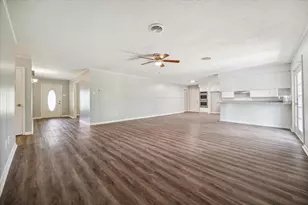 111 Chadwick, Bay City, TX 77414 - Photo 7