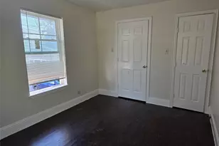 302 71st St, Houston, TX 77011 - Photo 5