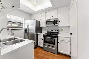 11711 Memorial Dr, Houston, TX 77024 - Photo 3