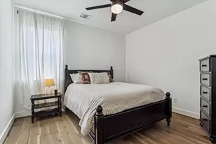 810 E 39th St, Houston, TX 77022 - Photo 11