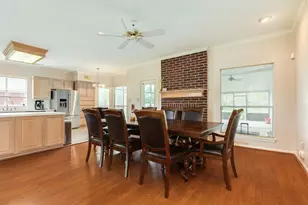 54 Peppermint Ct, Lake Jackson, TX 77566 - Photo 9