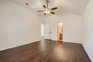 2000 Briar Grove Dr, Conroe, TX 77301 - Photo 11
