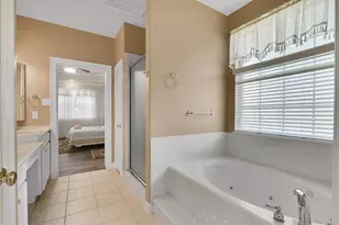 9822 El Chaco St, Baytown, TX 77521 - Photo 19