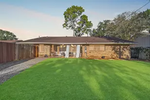 5919 Lattimer Dr, Houston, TX 77035 - Photo 25