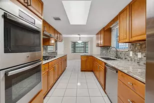 10714 Sagewind Dr, Houston, TX 77089 - Photo 23