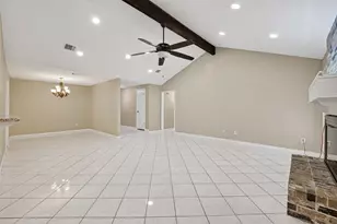 10714 Sagewind Dr, Houston, TX 77089 - Photo 17