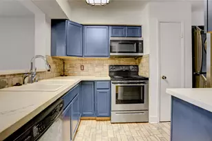 8020 Braesmain Dr, Houston, TX 77025 - Photo 9