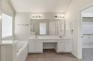 10022 Darrell Springs Ln, Tomball, TX 77375 - Photo 21