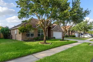 10022 Darrell Springs Ln, Tomball, TX 77375 - Photo 9