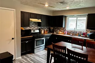 2 Sarita Rd, Angleton, TX 77515 - Photo 5