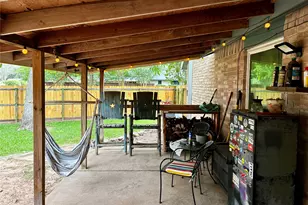 2 Sarita Rd, Angleton, TX 77515 - Photo 19