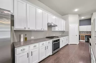2051 Brookmont Dr, Conroe, TX 77301 - Photo 29