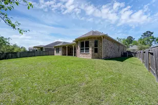 2051 Brookmont Dr, Conroe, TX 77301 - Photo 43