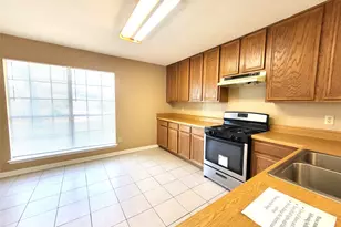 16026 Barbarossa Dr, Houston, TX 77083 - Photo 9