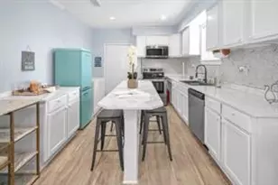 1413 Ursuline St, Galveston, TX 77550 - Photo 5