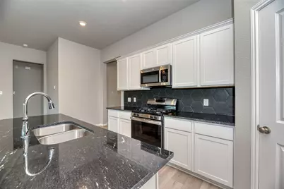 21115 Sunlight Grove Drive, Rosharon, TX 77583 - Photo 3