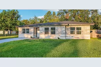 105 Lee Drive, La Marque, TX 77568 - Photo 1