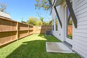 7607 Victory Reserve St, Houston, TX 77088 - Photo 43
