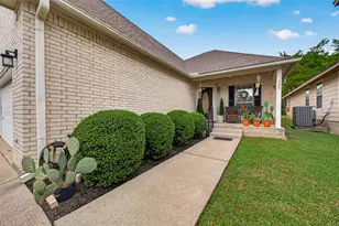 165 April Cove, Montgomery, TX 77356 - Photo 3