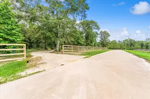 341 Big Buck Dr Dr, Cleveland, TX 77328 - Photo 3
