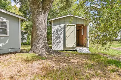 6731 W Bayou Drive, Hitchcock, TX 77563 - Photo 31