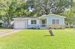 6731 W Bayou Dr, Hitchcock, TX 77563 - Photo 1