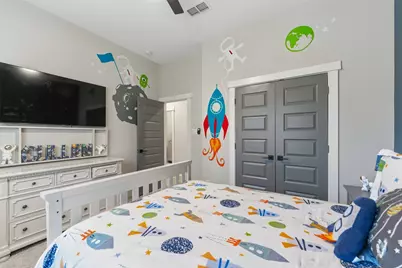 1717 Lindsey Ridge Drive, Houston, TX 77055 - Photo 21