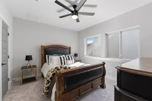 1717 Lindsey Ridge Dr, Houston, TX 77055 - Photo 11