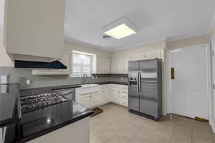 37 Colony Park Cir, Galveston, TX 77551 - Photo 37