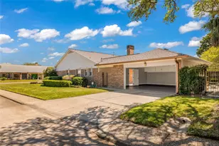 37 Colony Park Cir, Galveston, TX 77551 - Photo 5