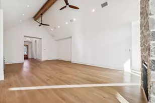 4817 Kingfisher Dr, Houston, TX 77035 - Photo 5