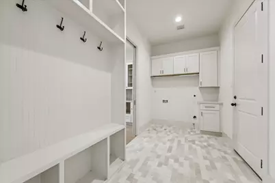4817 Kingfisher Drive, Houston, TX 77035 - Photo 11
