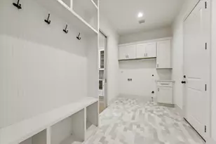 4817 Kingfisher Dr, Houston, TX 77035 - Photo 11