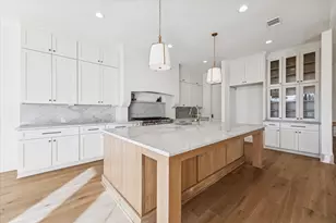 4817 Kingfisher Dr, Houston, TX 77035 - Photo 7