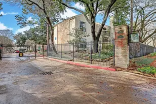 7900 N Stadium Dr, Houston, TX 77030 - Photo 13