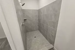 10110 Oakland Hills Dr, Cleveland, TX 77327 - Photo 7