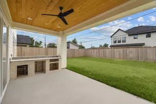 1726 Saxon Dr, Houston, TX 77018 - Photo 25