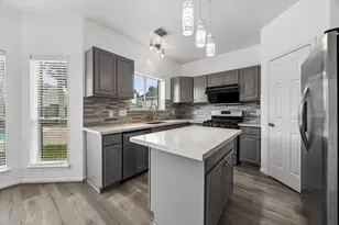 12206 Meadow Park Ct, Meadows Place, TX 77477 - Photo 7