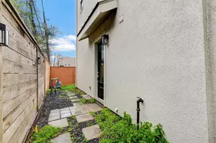 2004 Blodgett St, Houston, TX 77004 - Photo 11
